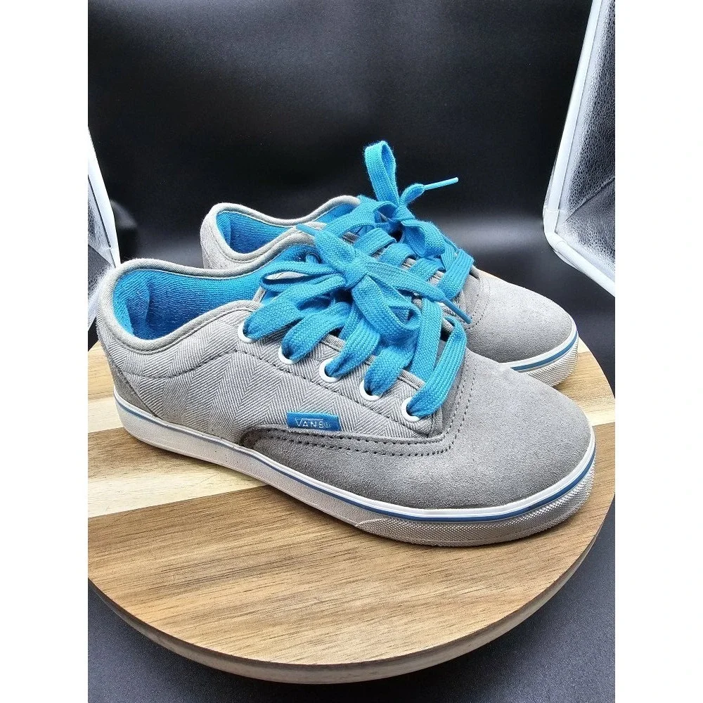 Vans Gray And‎ Blue Womens Size 6 Leather Sneakers